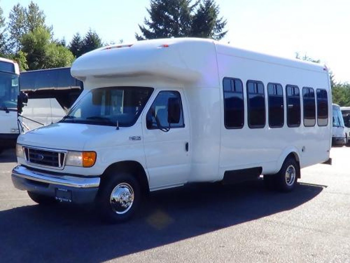Shuttle Bus 2003 Ford Econoline E450 2003 Ford E450 Class C Rental