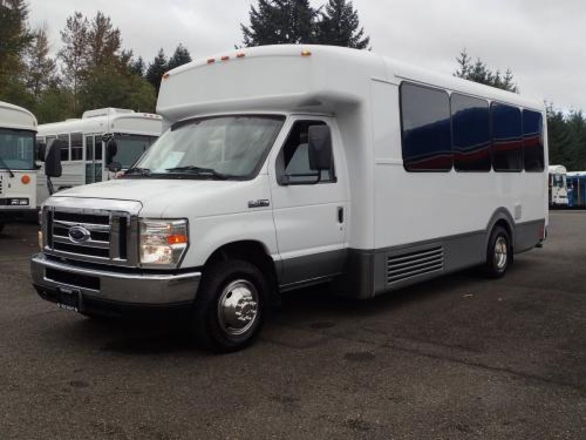 2008 Ford General Coach 25 Passenger Shuttle Bus - S43962