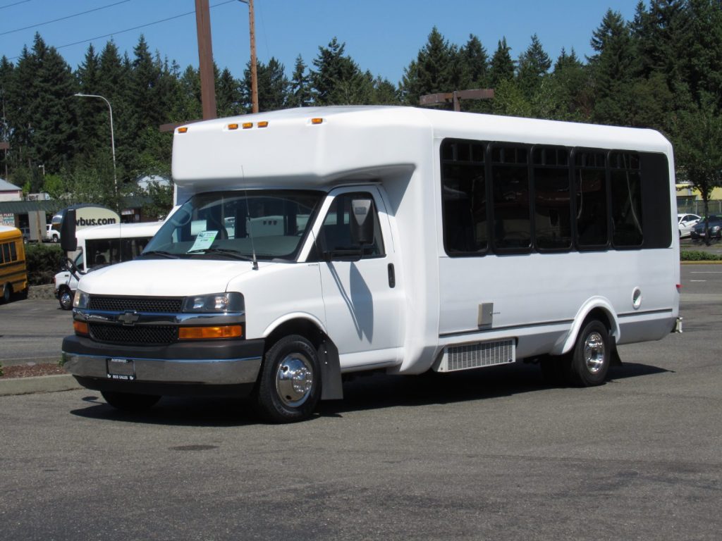 2011 Chevy Eldorado 21 Passenger + Rear Luggage Shuttle Bus - S77082 ...