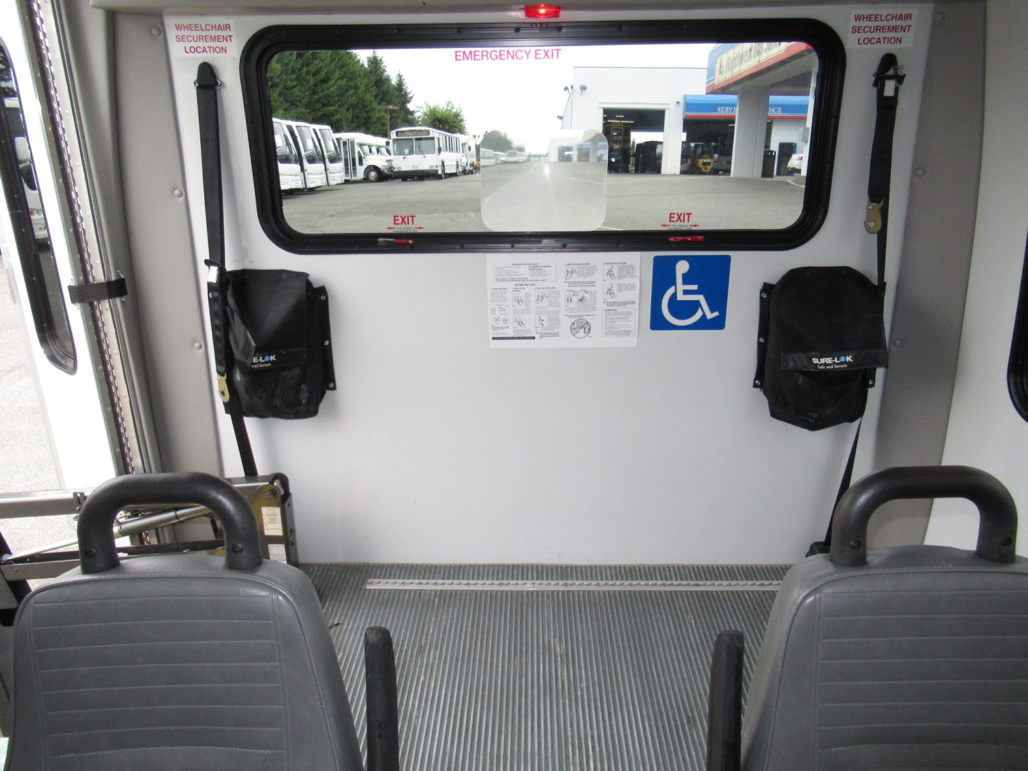 2011 Ford Elkhart 12 Passenger + 2 Wheelchair Shuttle Bus - S07189 