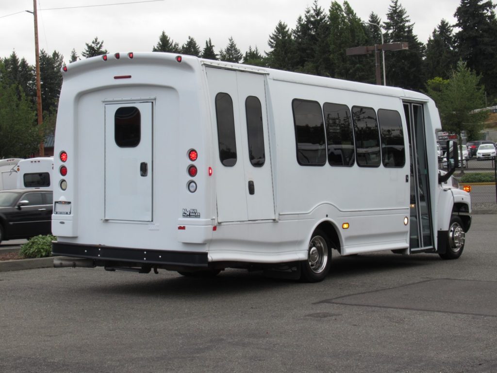 2009 Chevrolet Turtle Top Odyssey XL 24 Passenger ADA Shuttle Bus ...