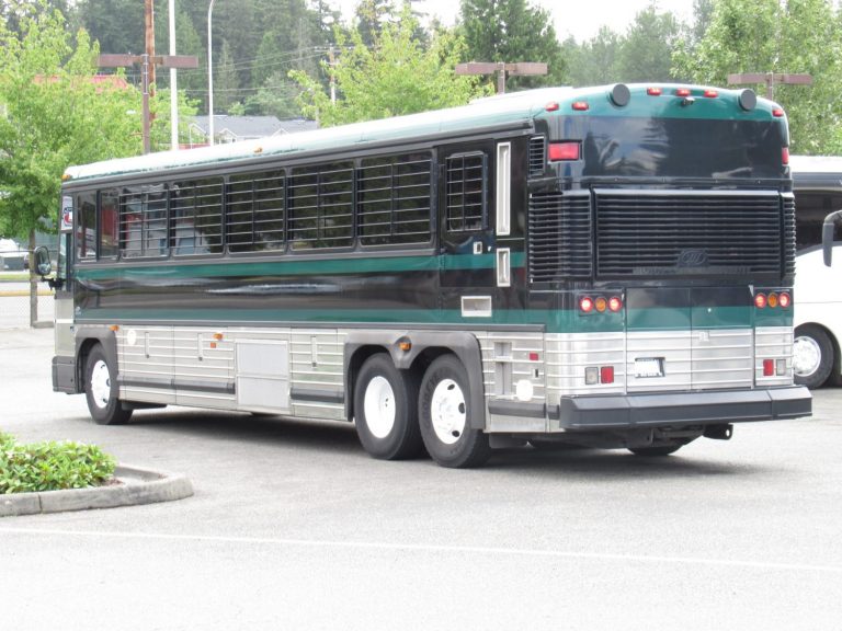 2005 MCI D4000 Prison Bus - 47 Inmates + 3 Solitary + 2 Guards Prison