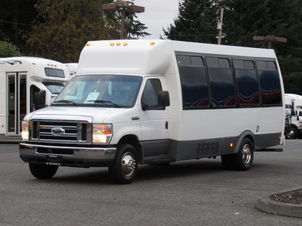 2010 Ford Federal 20 Passenger + Rear Luggage Shuttle Bus - S49190 ...