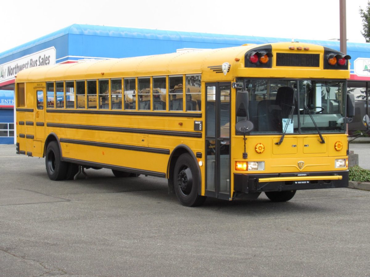 2004 International RE-300 81 Passenger School Bus - B60832