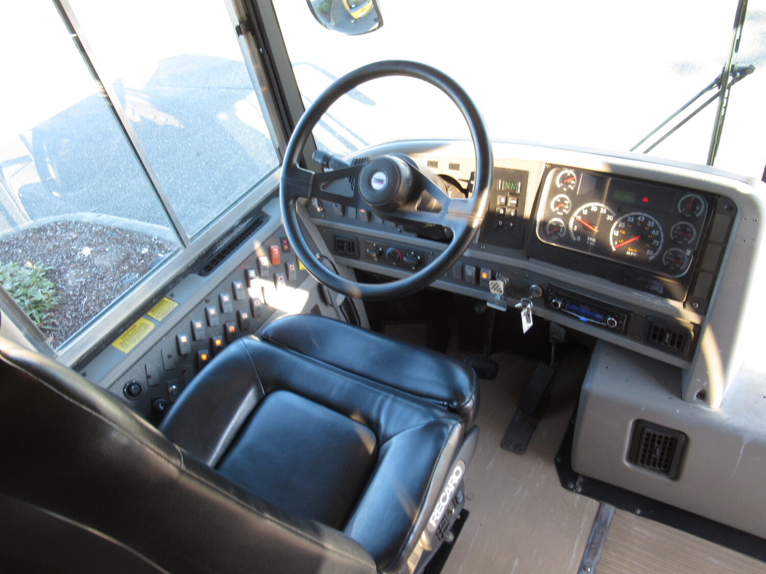 2009 Thomas HDX 72 Passenger Short School Bus B09129 Northwest Bus 2009 Thomas HDX 72 Passenger Short School Bus B09129 Northwest Bus