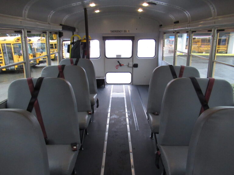 2007 Thomas Freightliner FS65 14 Passenger + 2 Wheelchairs School Bus ...