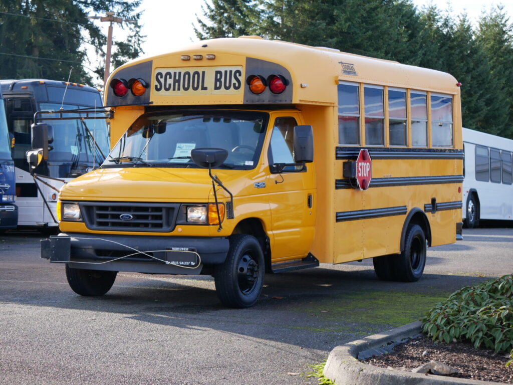 2003 Thomas Minotaur 14 Passenger Type-A School Bus - B85910 ...