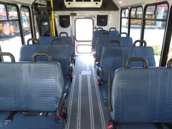 2008 Ford Eldorado 14 Passenger ADA Shuttle Bus