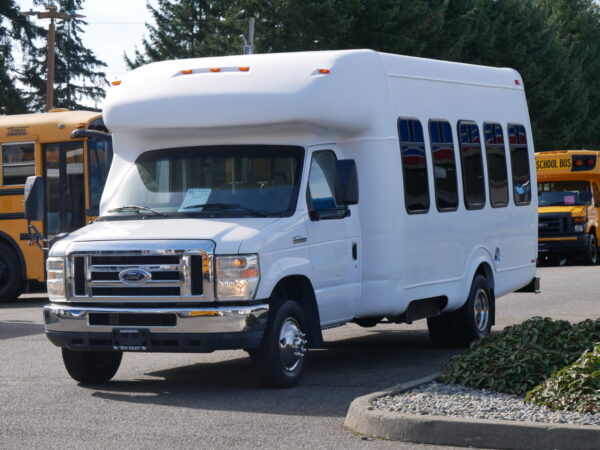 2009 Ford Startrans Senator 14 Passenger ADA Shuttle Bus - S25114 - Image 2