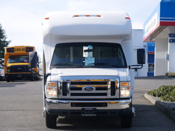 2009 Ford Startrans Senator 14 Passenger ADA Shuttle Bus - S25114 - Image 12