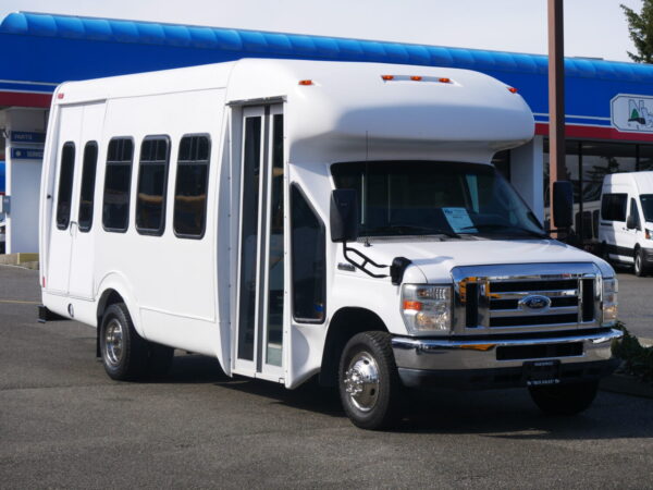 2009 Ford Startrans Senator 14 Passenger ADA Shuttle Bus - S25114