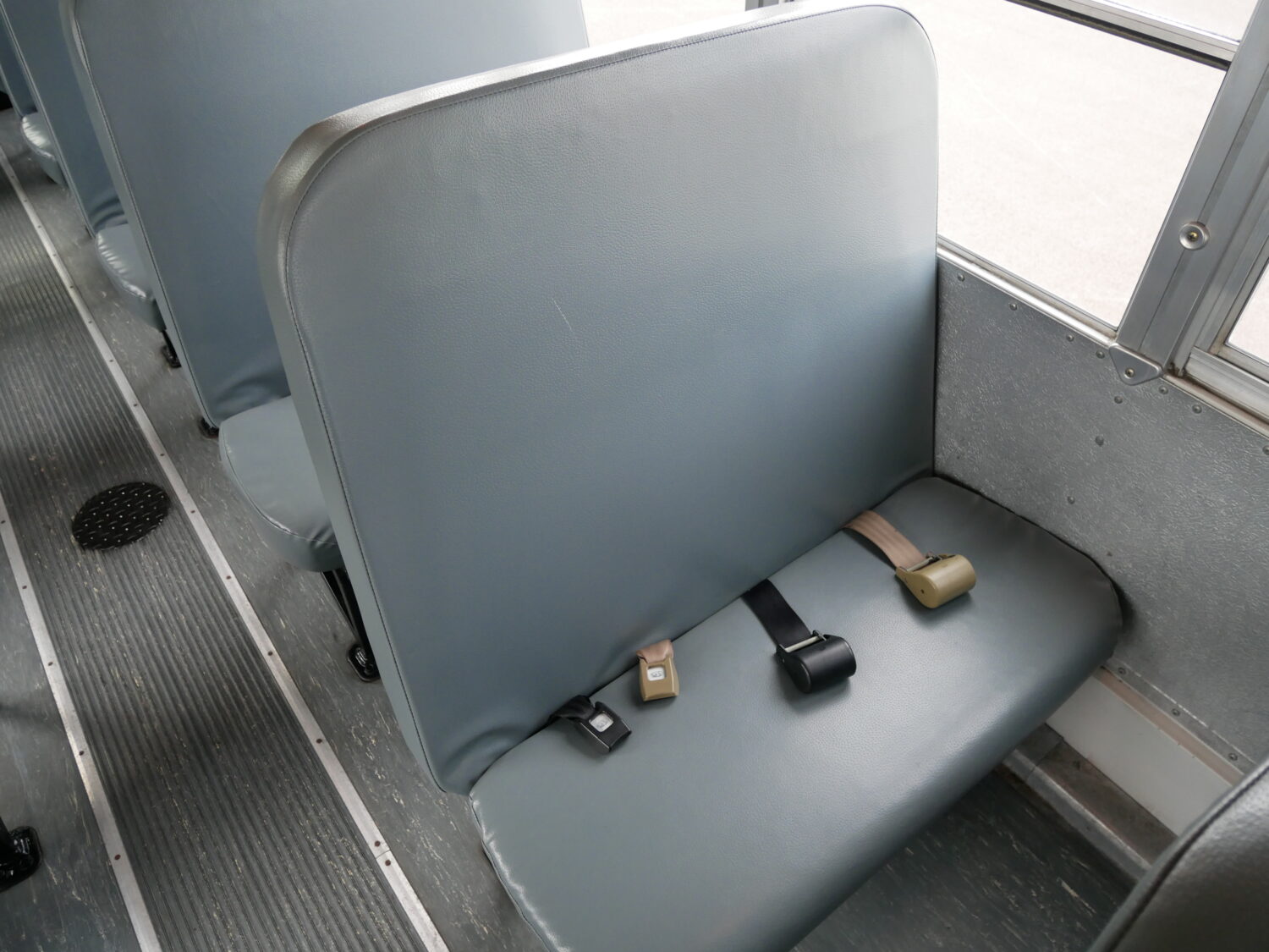 2014 Blue Bird All American 44 Passenger Bus - B02330 - Image 9