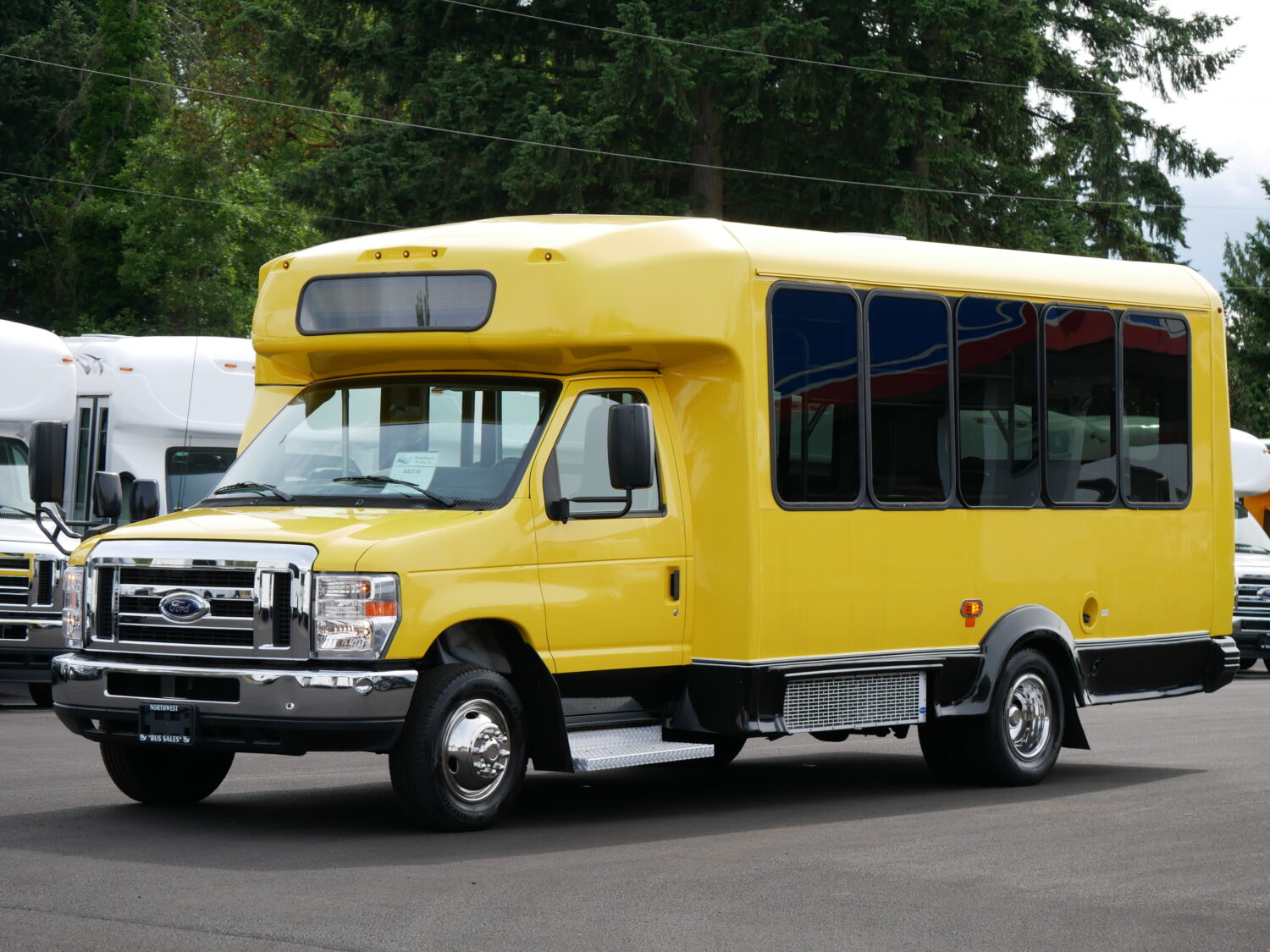 2019 Ford Eldorado 14 Passenger with Interior Luggage Rack - S43716 - Image 2