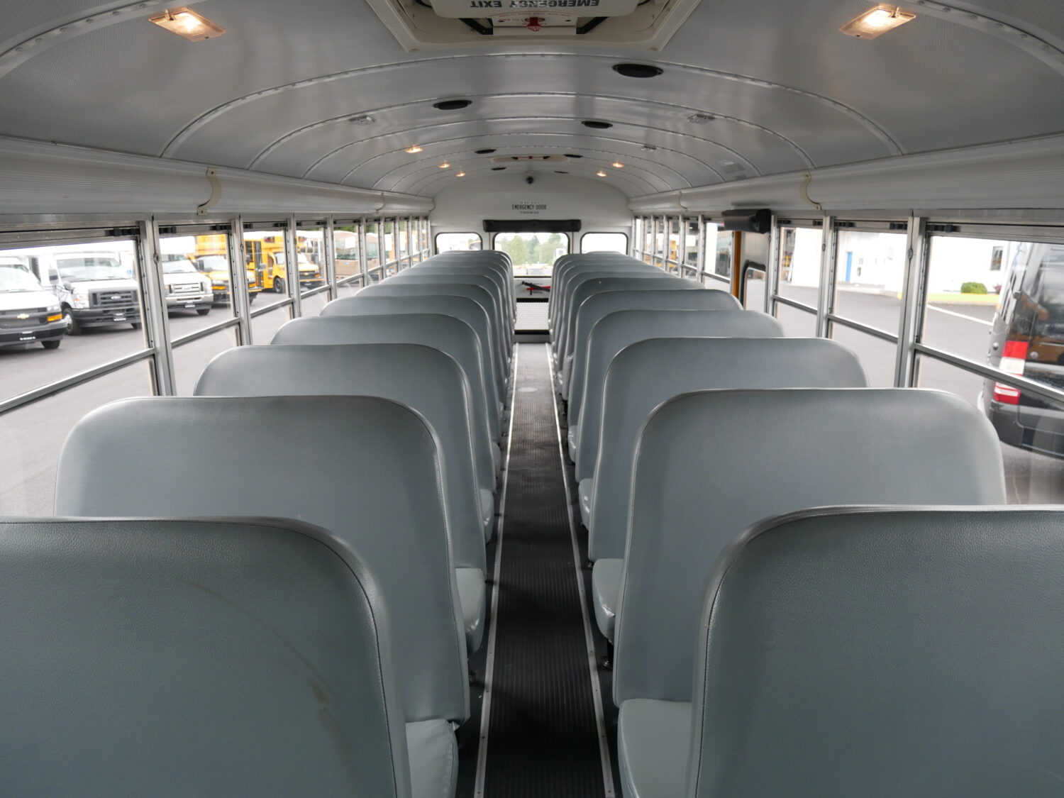 2010 Blue Bird Vision 71 Passenger School Bus - B72300 - Image 6
