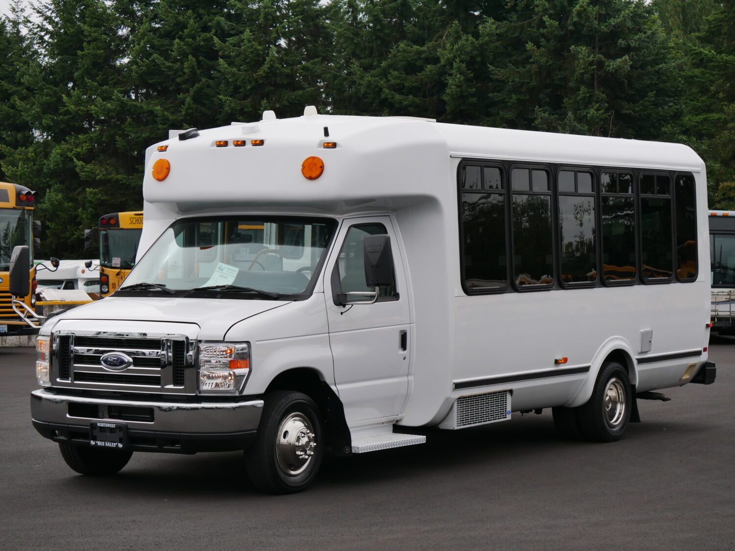 2014 Ford Eldorado Aerotech 13 Passenger ADA Shuttle Bus - S56549 - Image 2