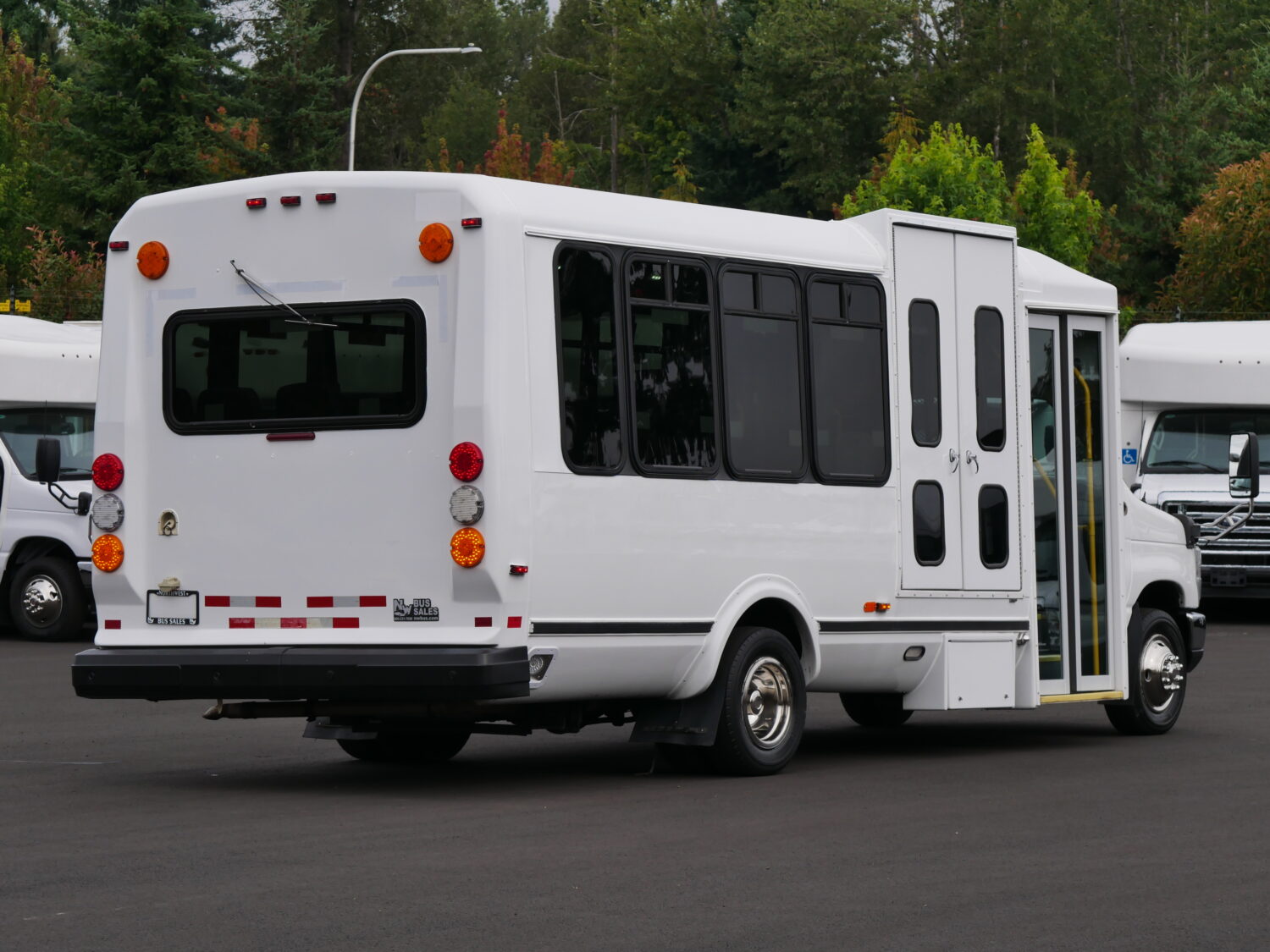 2014 Ford Eldorado Aerotech 13 Passenger ADA Shuttle Bus - S56549 - Image 3