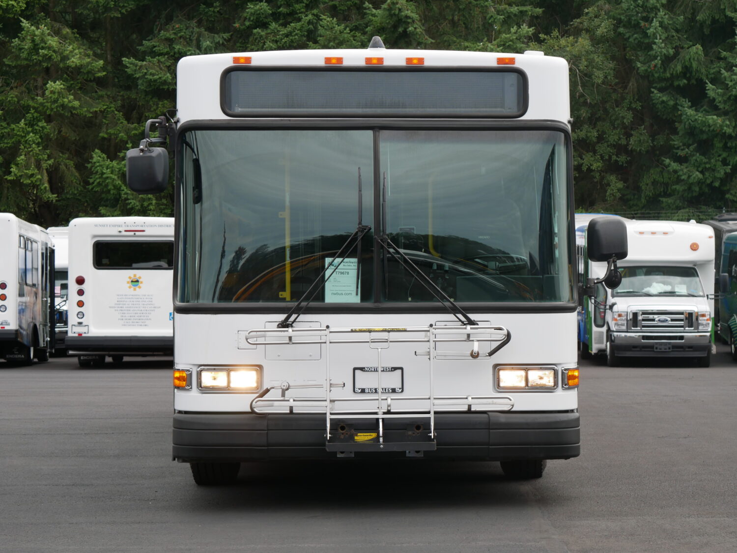 2008 Gillig Low Floor 39 Passenger ADA Transit Bus - T79678 - Image 12