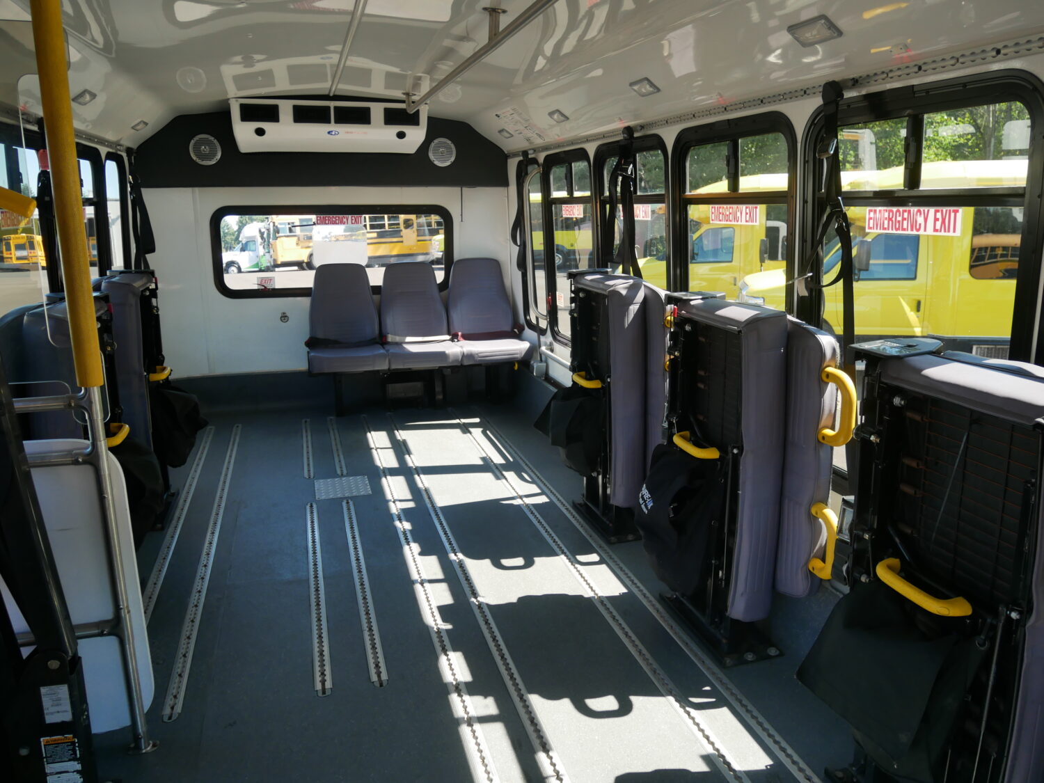 2014 Ford Eldorado Aerotech 13 Passenger ADA Shuttle Bus - S56548 - Image 6