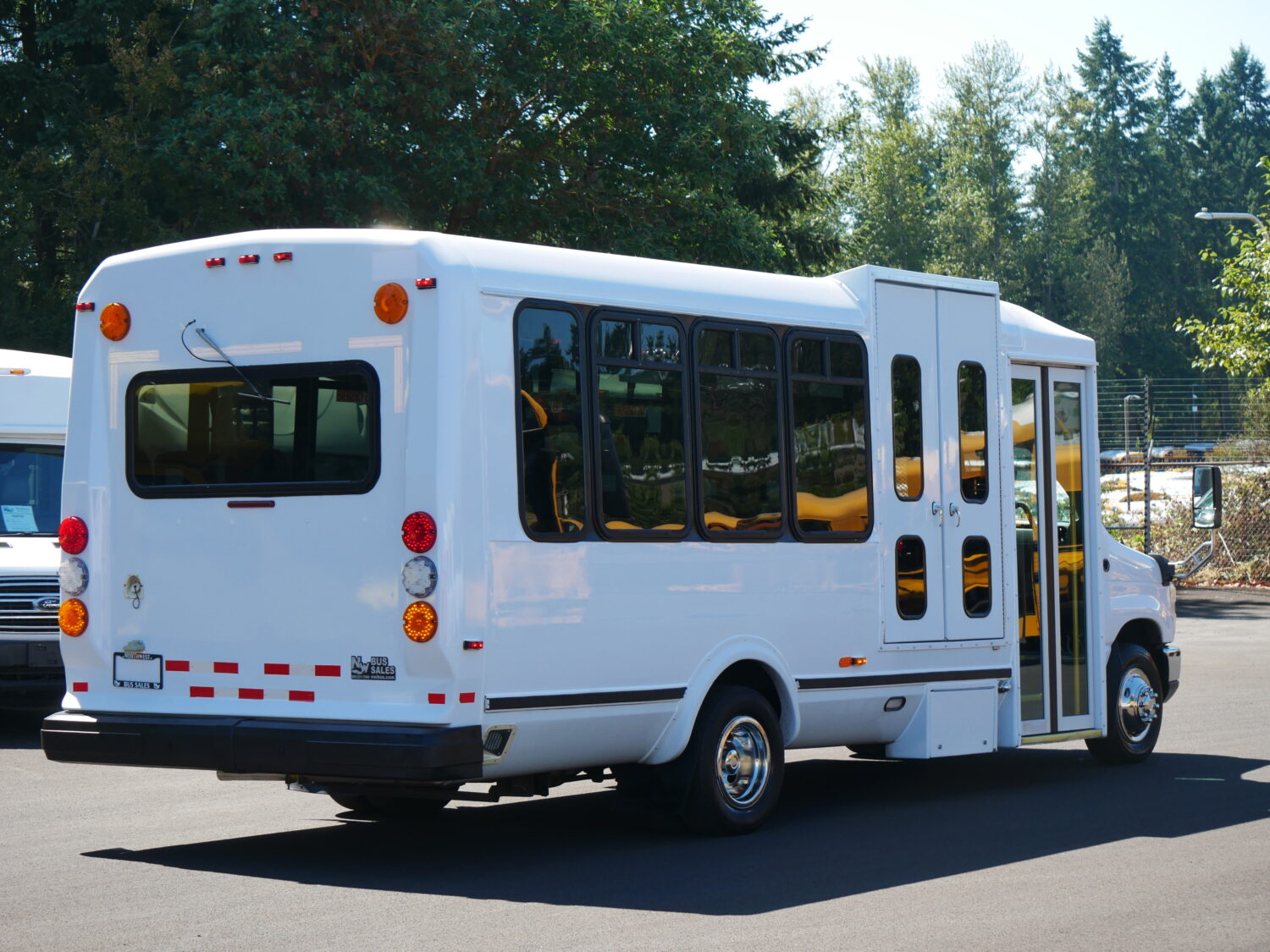 2014 Ford Eldorado Aerotech 13 Passenger ADA Shuttle Bus - S56548 - Image 3