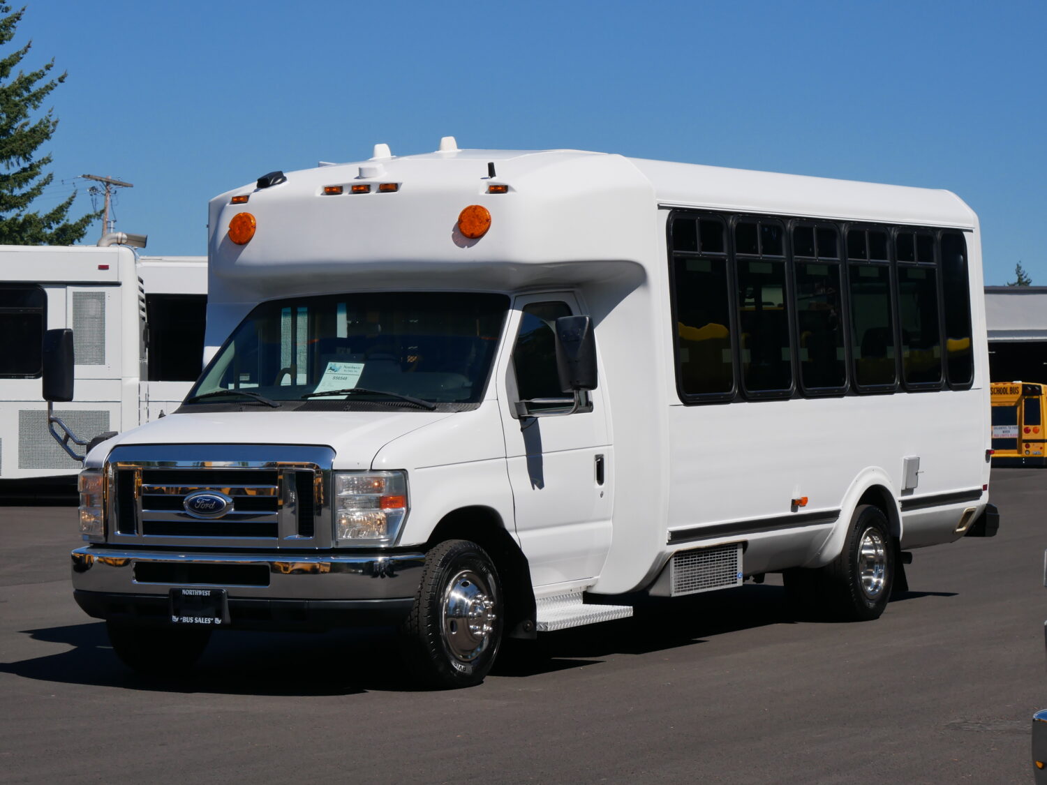 2014 Ford Eldorado Aerotech 13 Passenger ADA Shuttle Bus - S56548 - Image 2