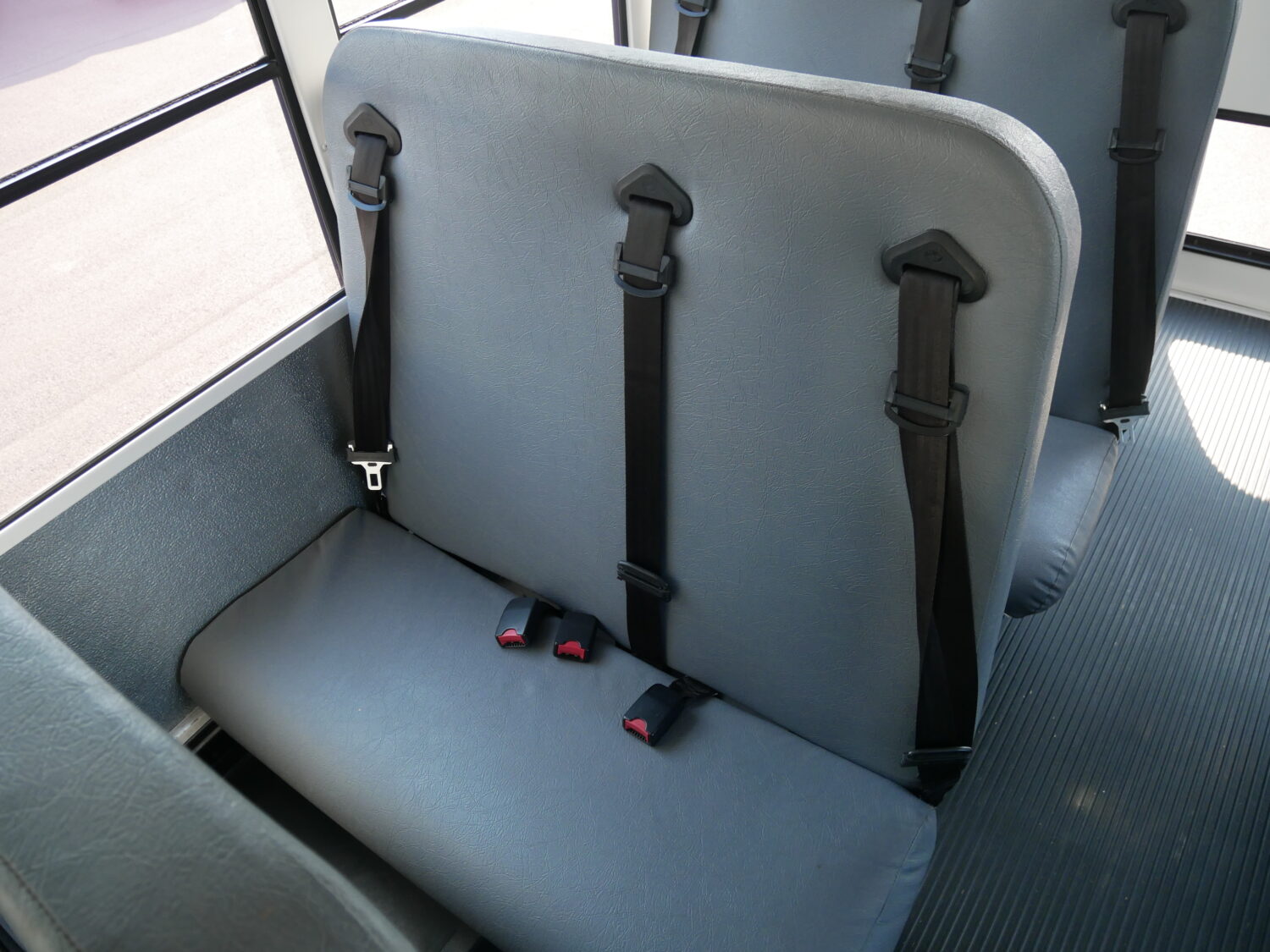 2016 Chevrolet Starcraft Quest 26 Passenger School Bus - B86507 - Image 9