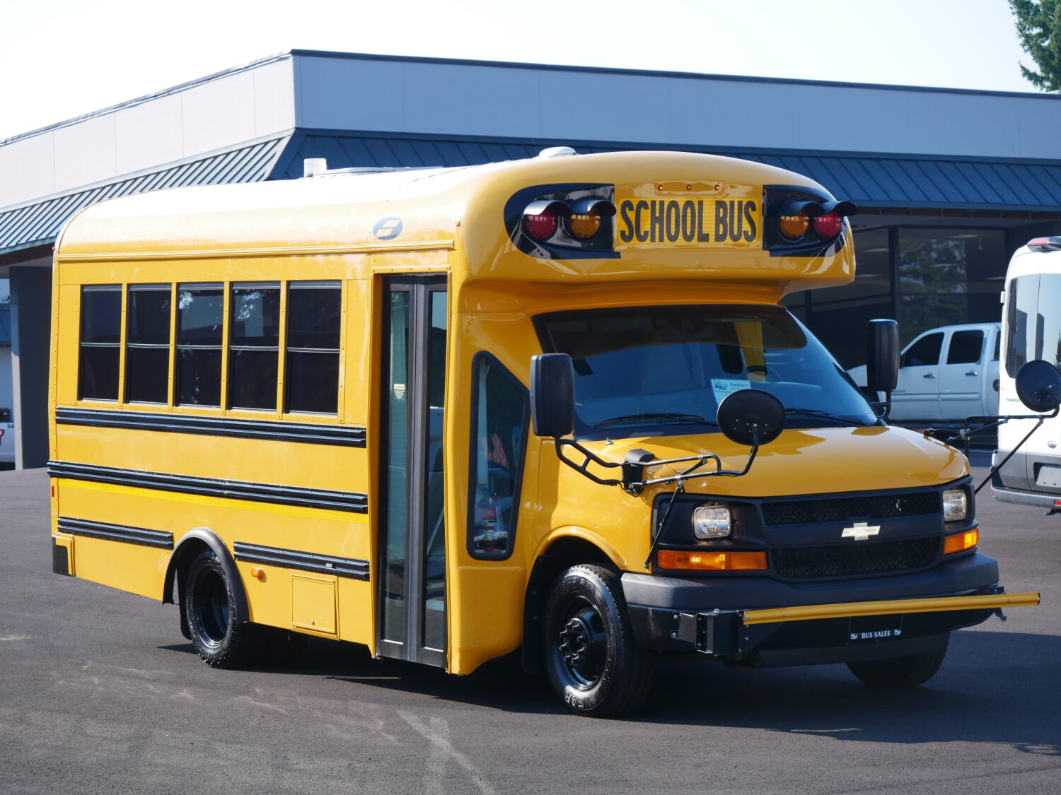 2016 Chevrolet Starcraft Quest 26 Passenger School Bus - B86507