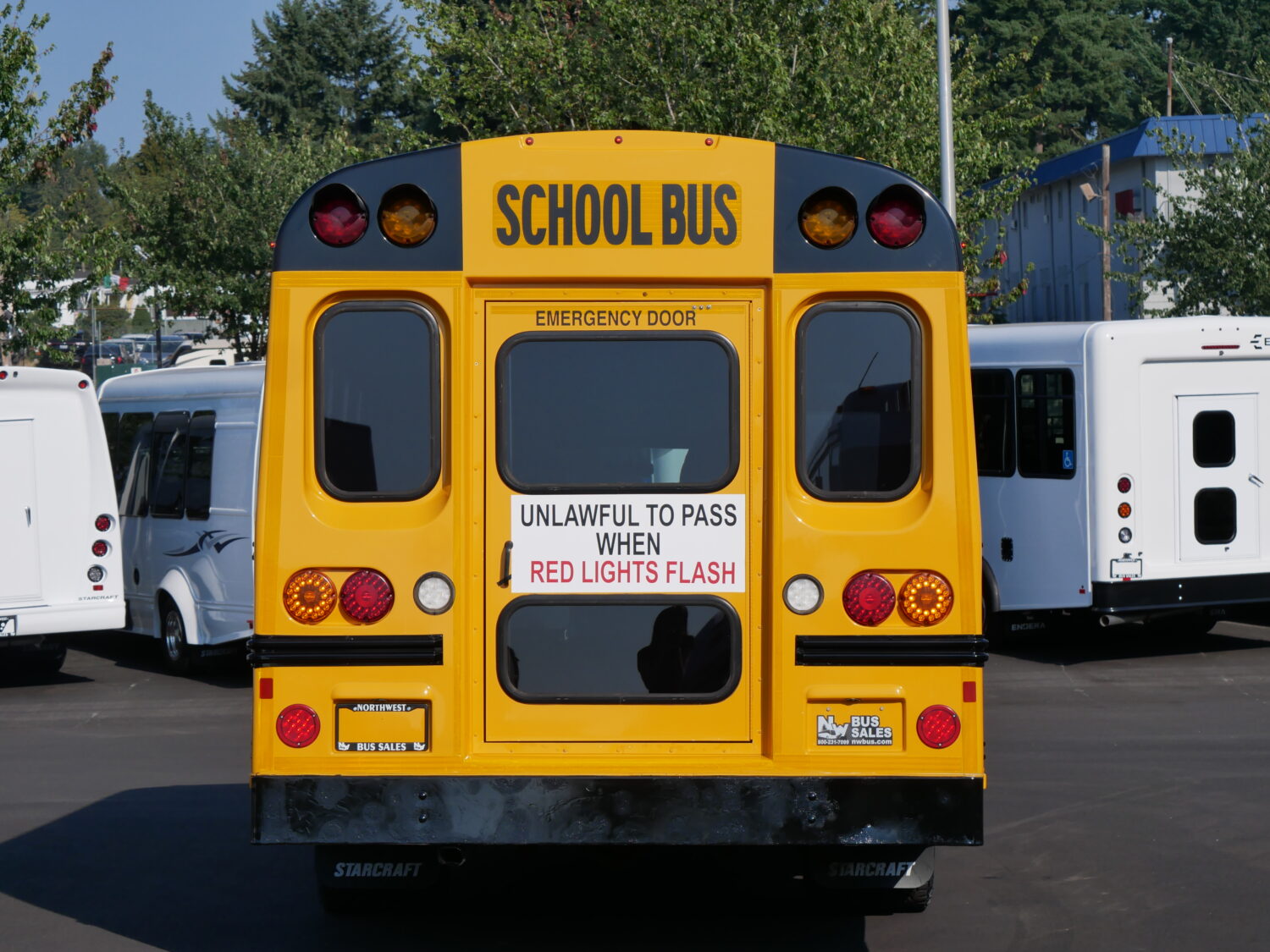 2016 Chevrolet Starcraft Quest 26 Passenger School Bus - B86507 - Image 11