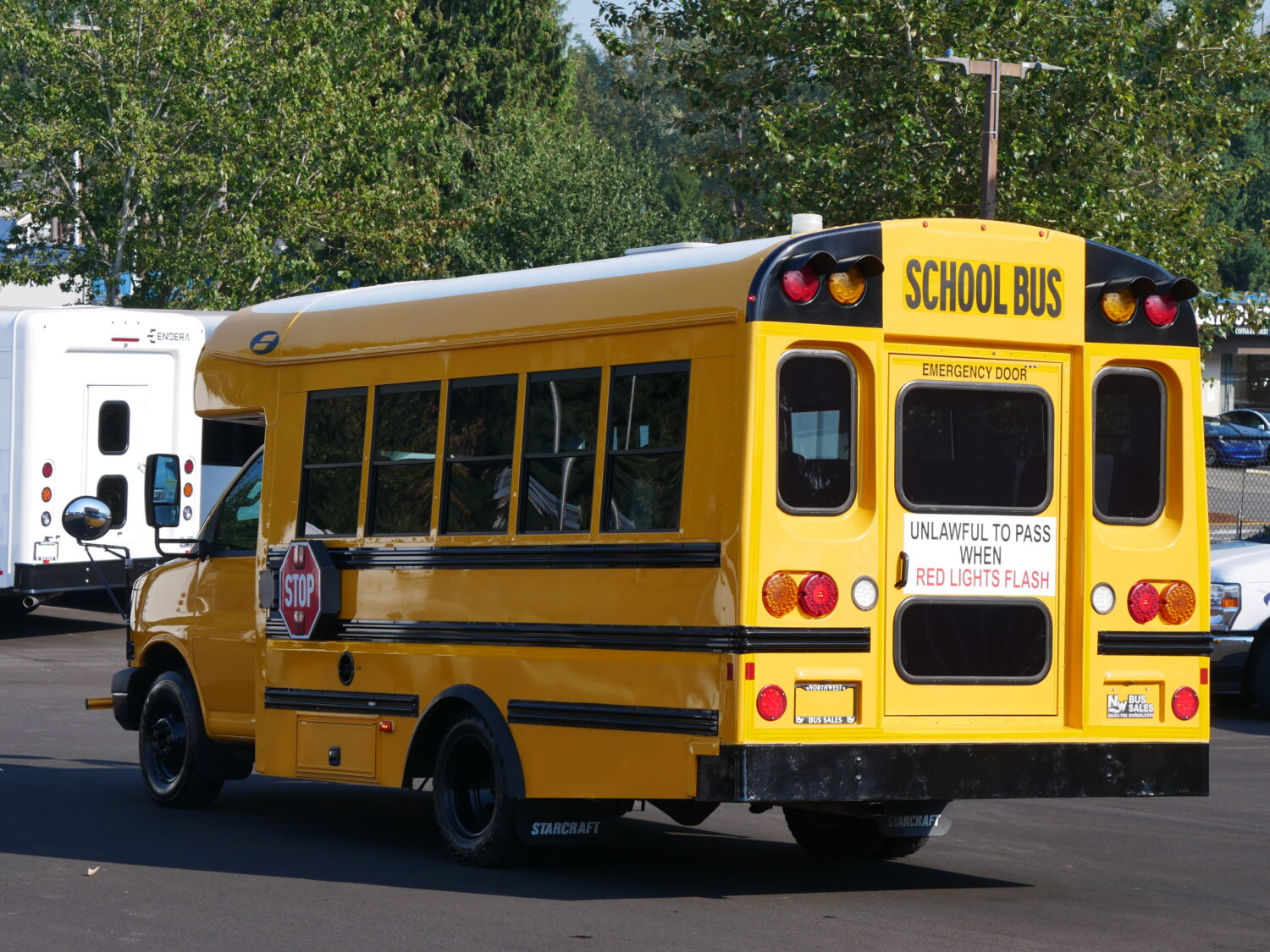 2016 Chevrolet Starcraft Quest 26 Passenger School Bus - B86507 - Image 4