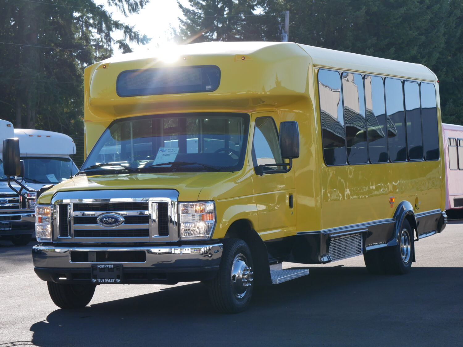 2019 Ford Eldorado 14 Passenger with Interior Luggage Rack - S42897 - Image 2