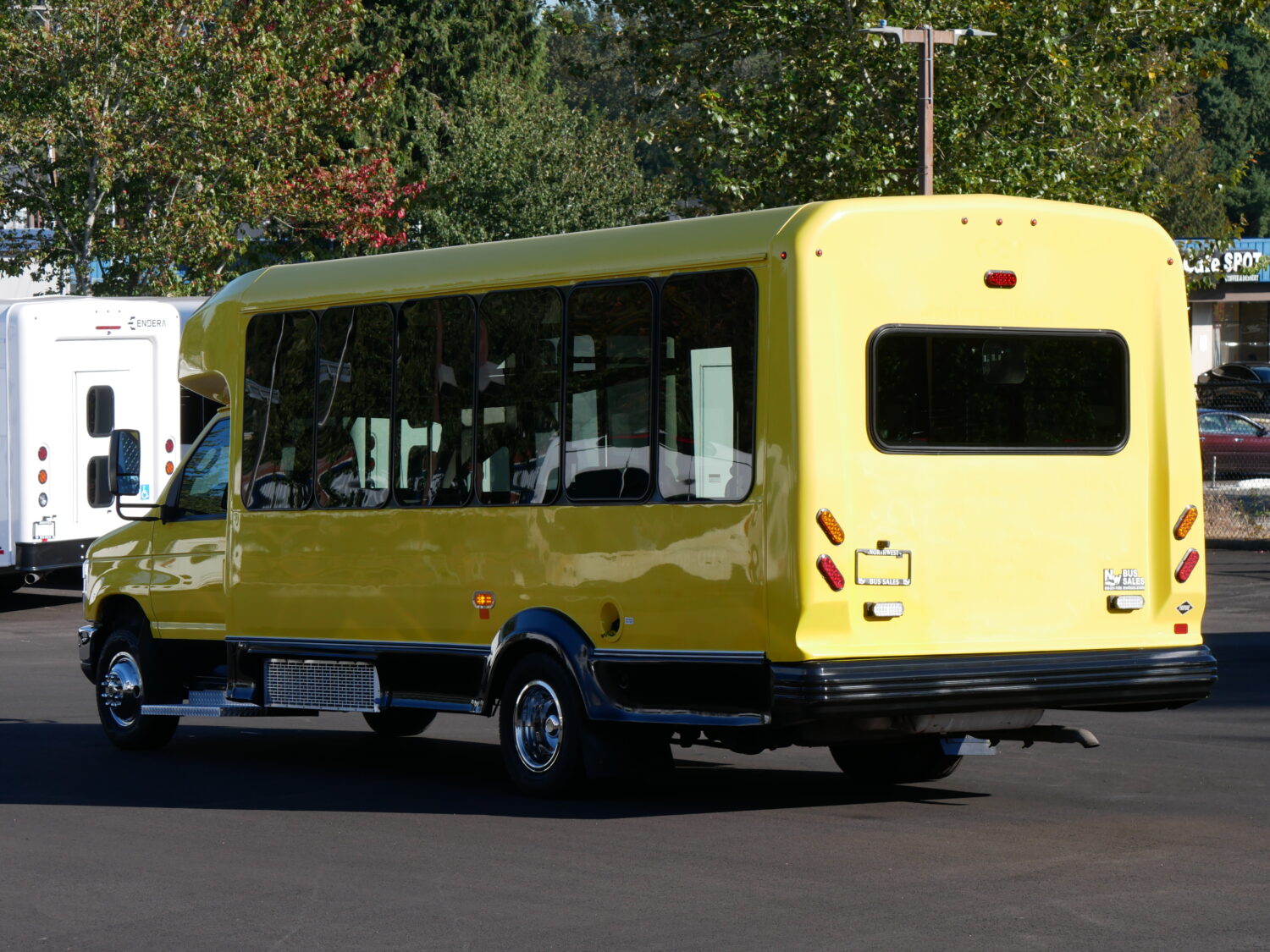 2019 Ford Eldorado 14 Passenger with Interior Luggage Rack - S42897 - Image 4