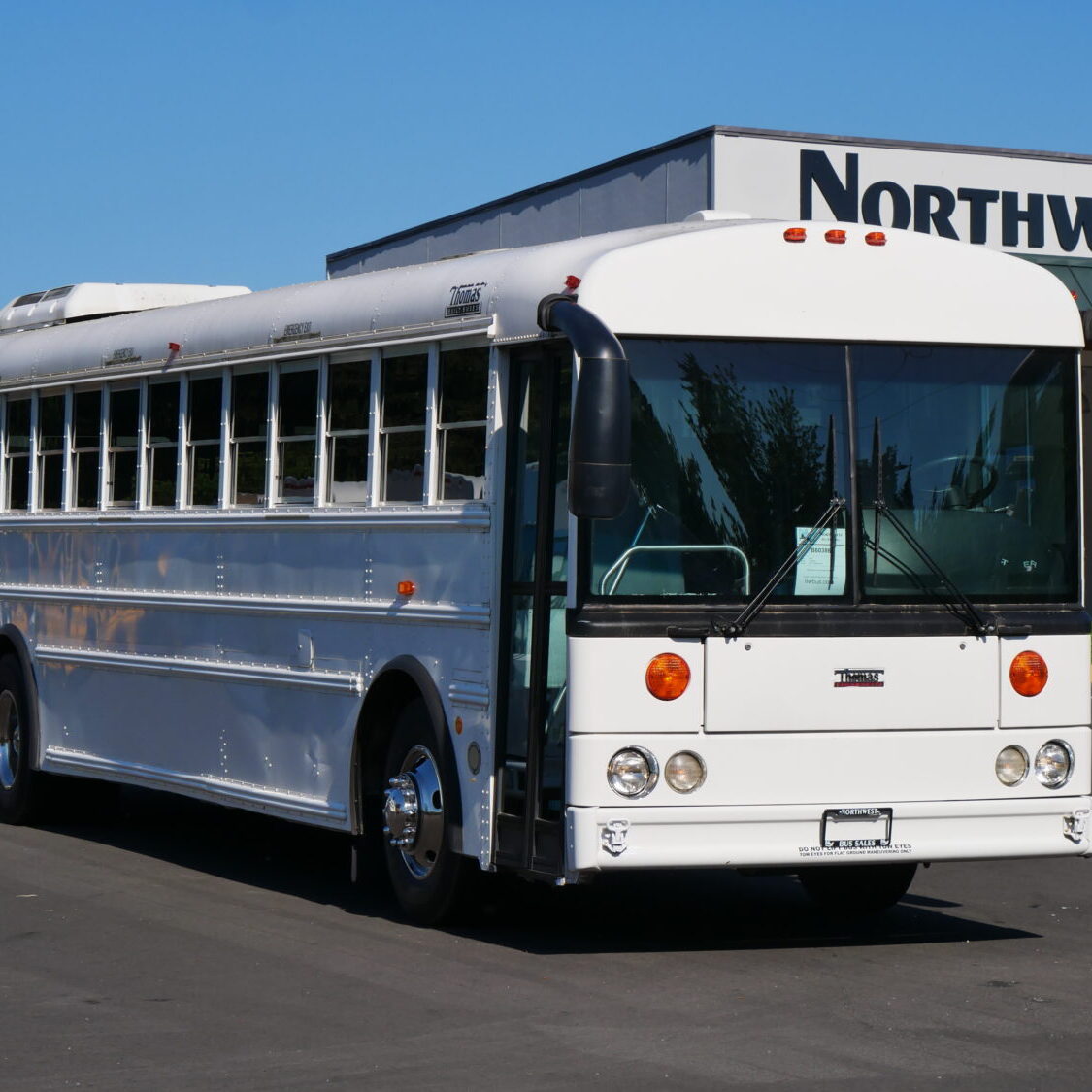2013 Thomas Saf-T-Liner HDX 44 Passenger Bus - B60386 | Northwest