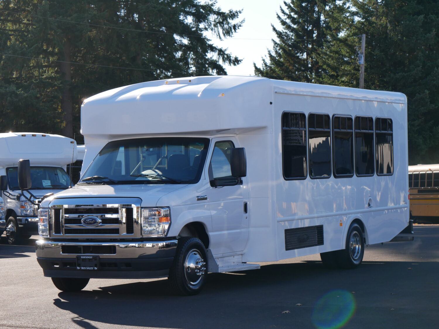 2023 Ford Turtle Top 25 Passenger Shuttle Bus - S34981 - Image 2