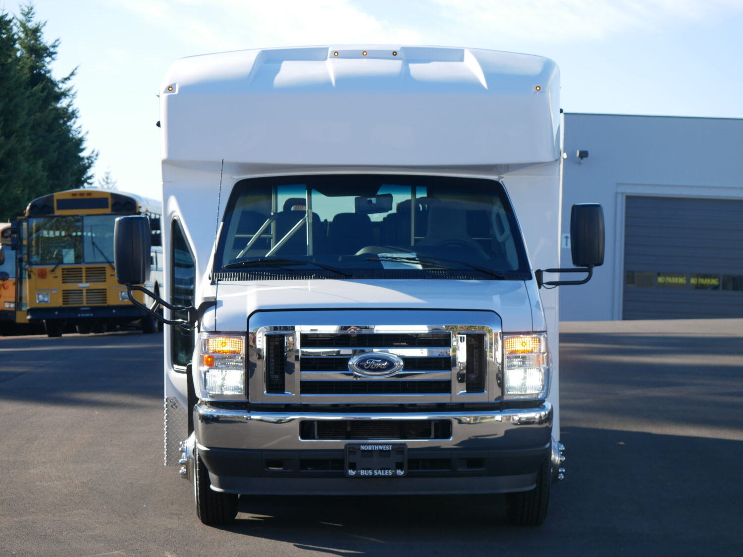 2023 Ford Turtle Top 25 Passenger Shuttle Bus - S34981 - Image 12