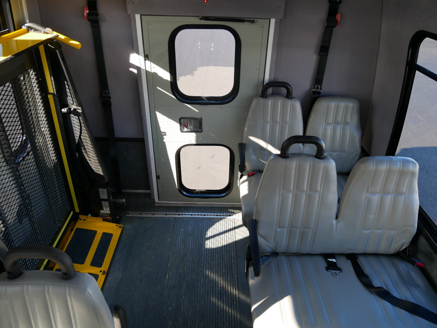 2012 Ford Turtle Top Odyssey 20 Passenger ADA Shuttle Bus - S87231 - Image 8