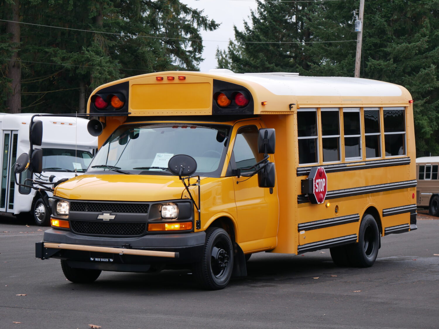 2015 Chevrolet Thomas 24 Passenger School Bus - B33639 - Image 2