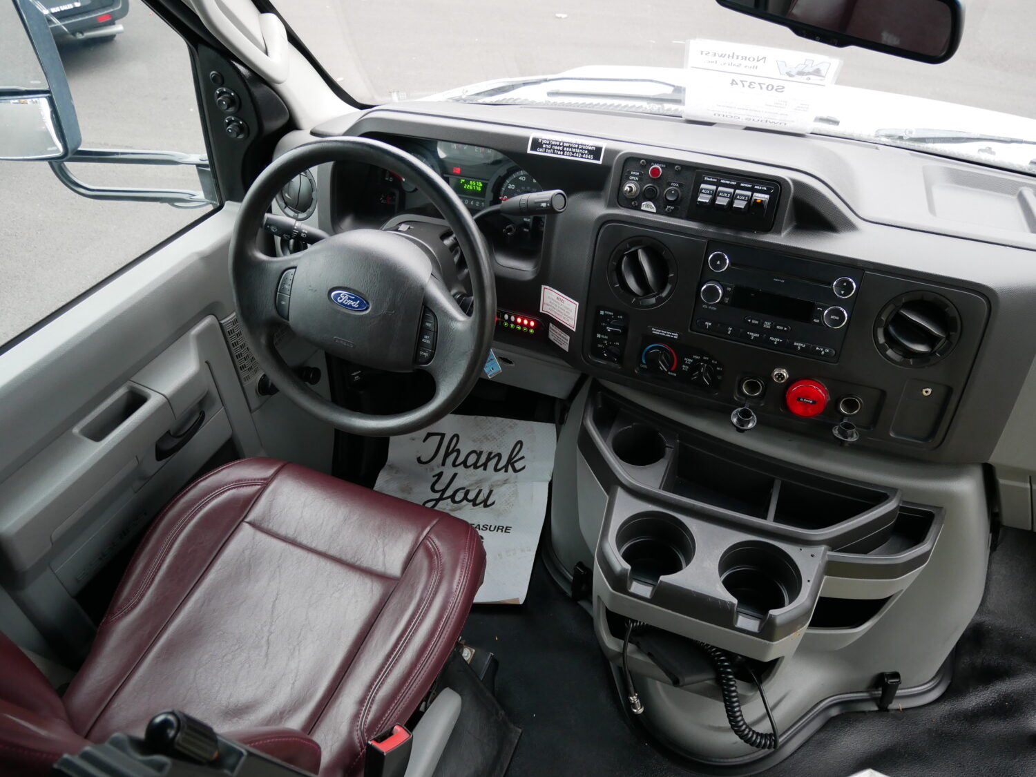 2017 Ford Diamond VIP 2500 18 Passenger ADA Shuttle Bus - S07374 - Image 5