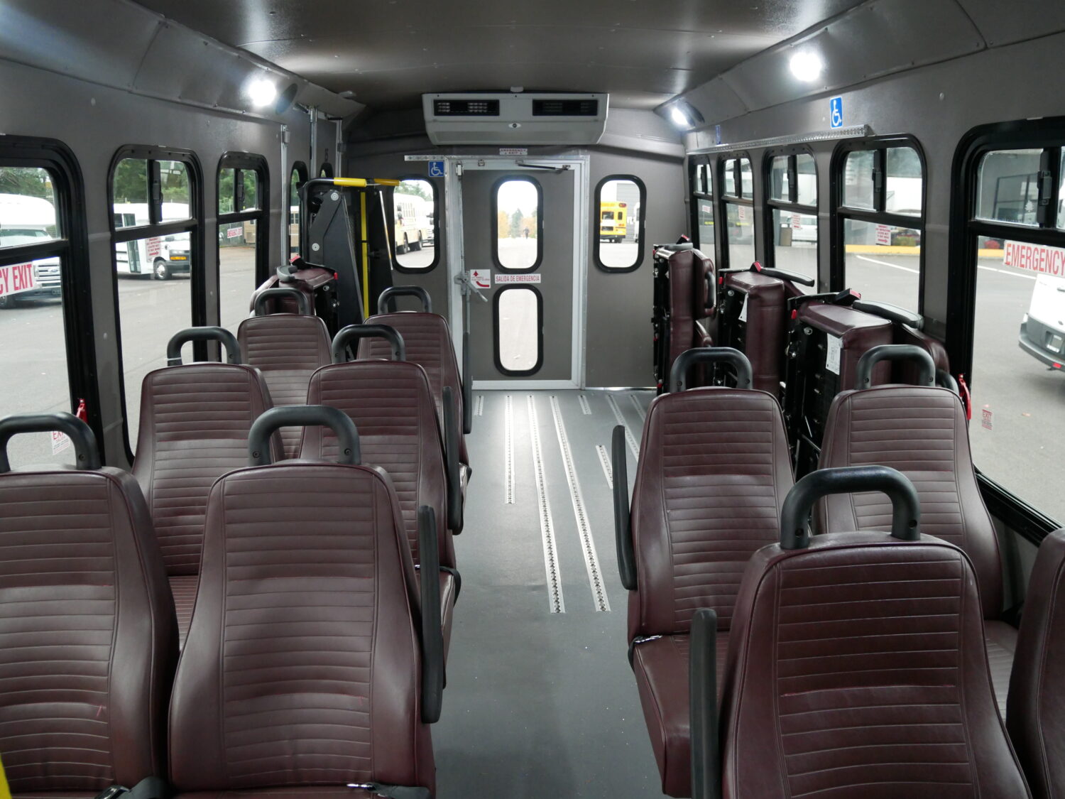 2017 Ford Diamond VIP 2500 18 Passenger ADA Shuttle Bus - S07374 - Image 6