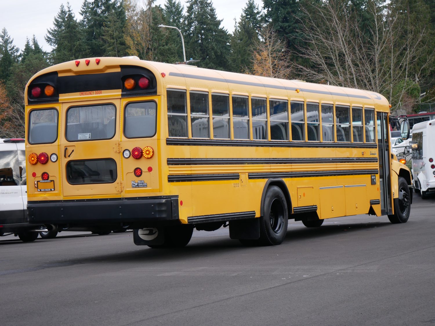 2011 Blue Bird Vision 71 Passenger School Bus - B78890 - Image 3
