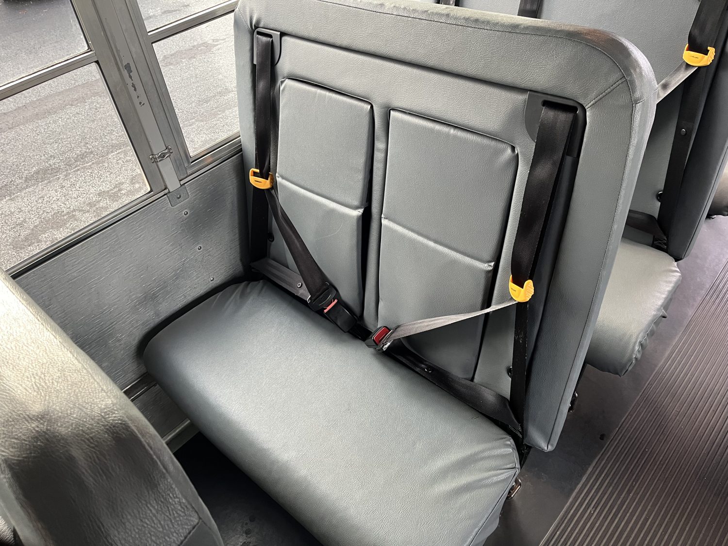 2015 Chevrolet Thomas 24 Passenger School Bus - B29902 - Image 9