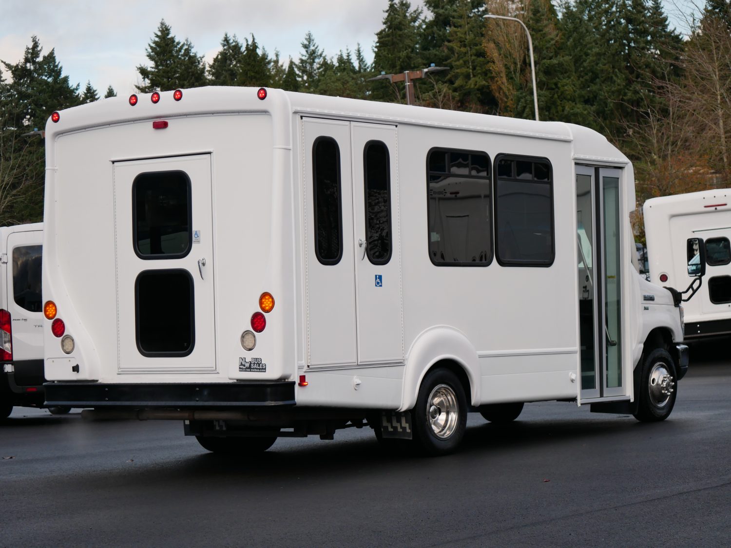 2015 Ford Goshen 10 Passenger + 2 Wheelchair ADA Shuttle Bus - S19859 - Image 3