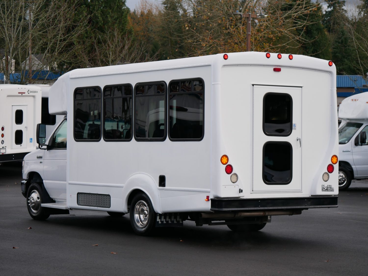 2015 Ford Goshen 10 Passenger + 2 Wheelchair ADA Shuttle Bus - S19859 - Image 4
