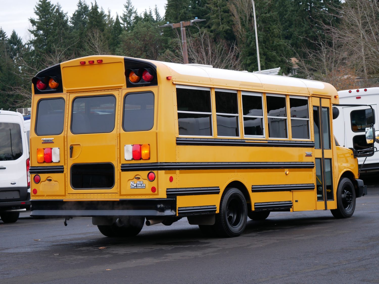 2015 Chevrolet Thomas 24 Passenger School Bus - B29902 - Image 3