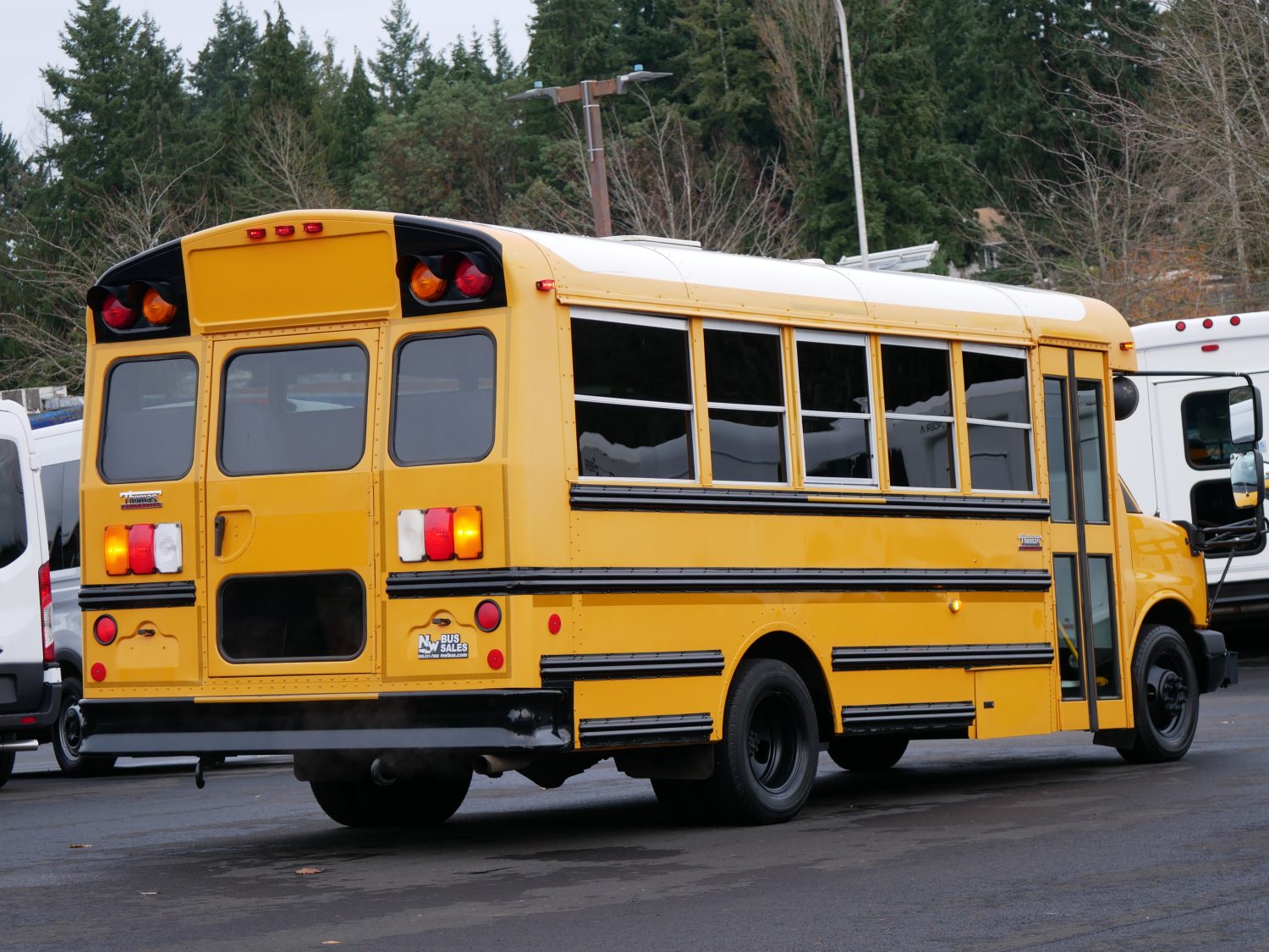 2015 Chevrolet Thomas 24 Passenger School Bus - B33161 - Image 3