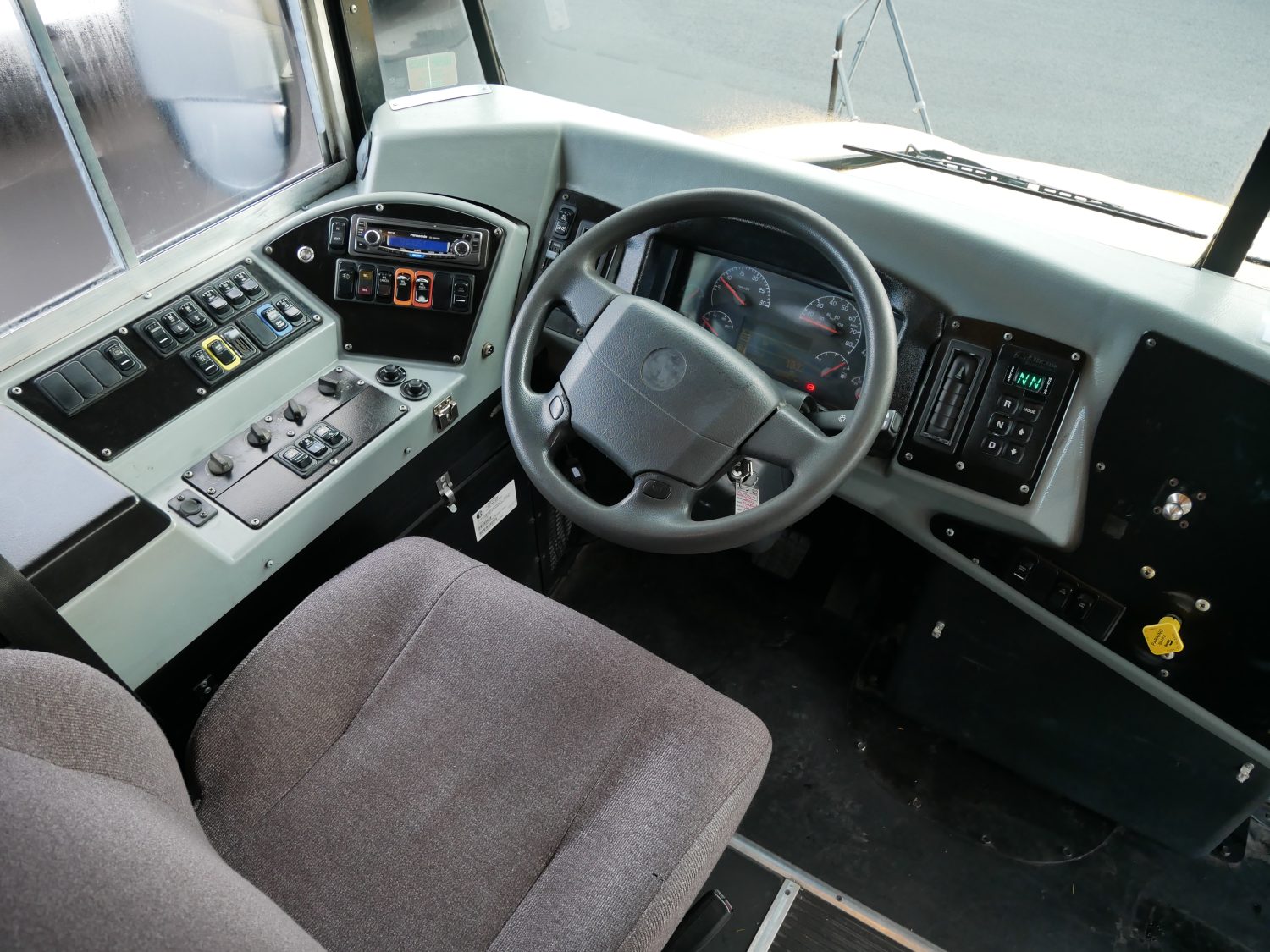 2010 Blue Bird Vision 72 Passenger School Bus - B67464 - Image 5