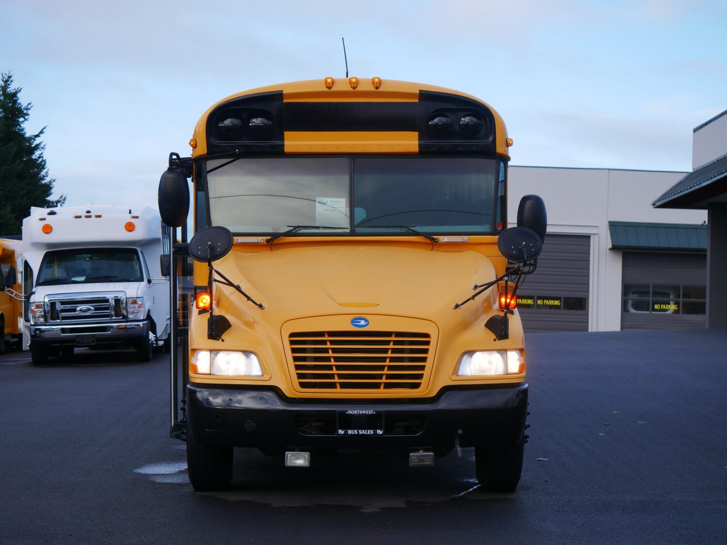 2010 Blue Bird Vision 72 Passenger School Bus - B67464 - Image 12