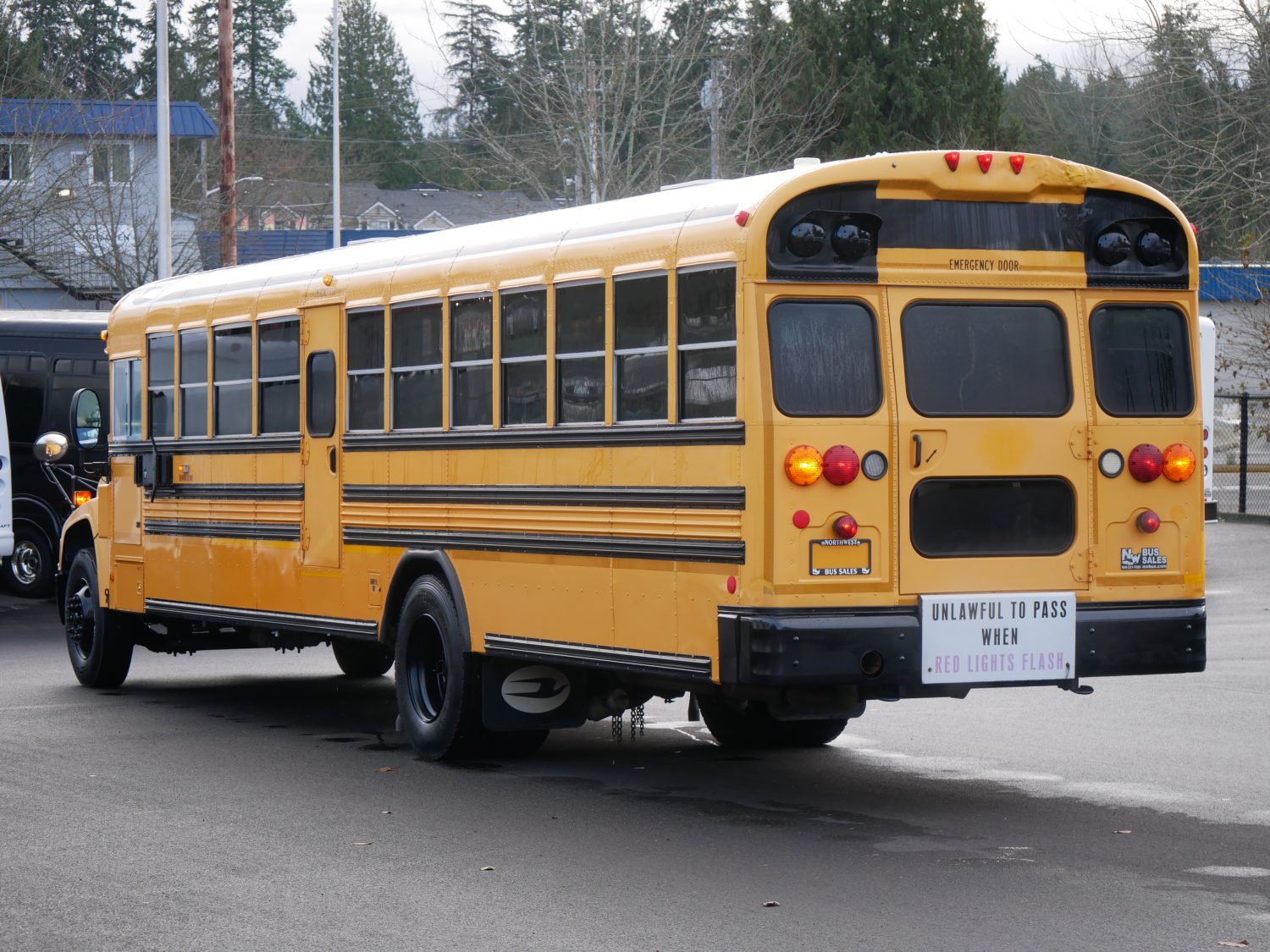 2010 Blue Bird Vision 72 Passenger School Bus - B67464 - Image 4