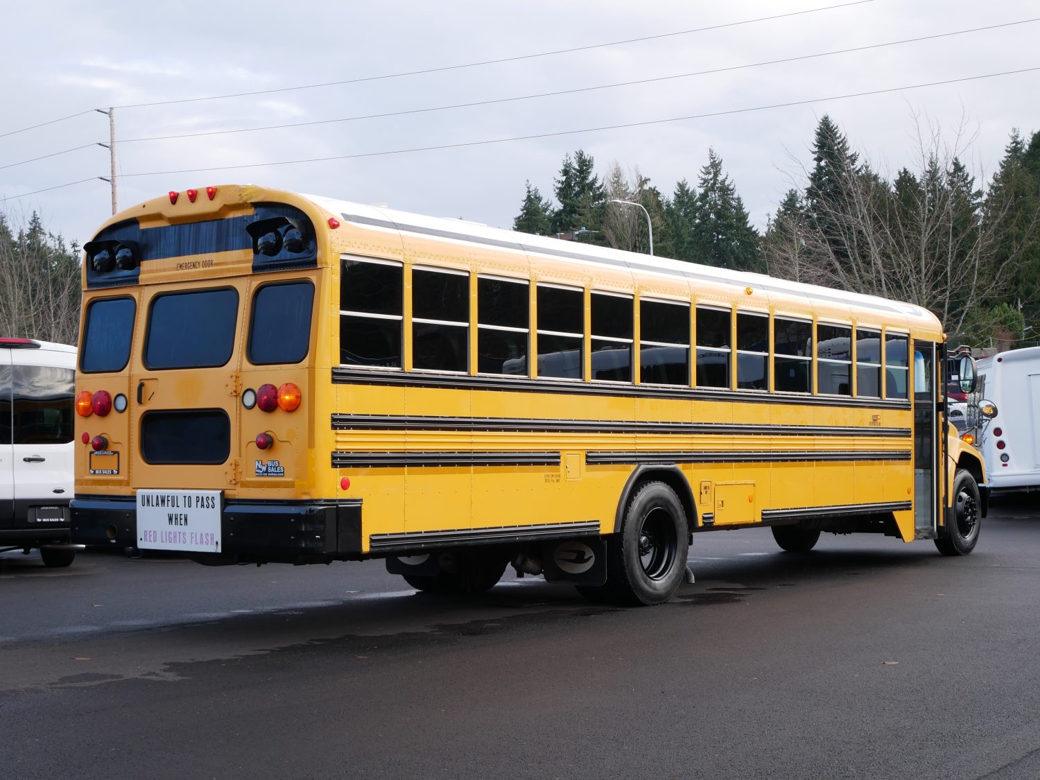 2010 Blue Bird Vision 72 Passenger School Bus - B67464 - Image 3