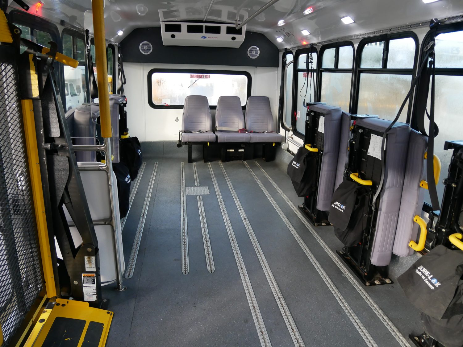 2016 Ford Eldorado 13 Passenger ADA Shuttle Bus - S22503 - Image 6