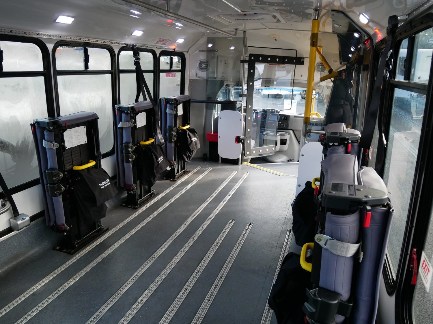 2016 Ford Eldorado 13 Passenger ADA Shuttle Bus - S22503 - Image 8