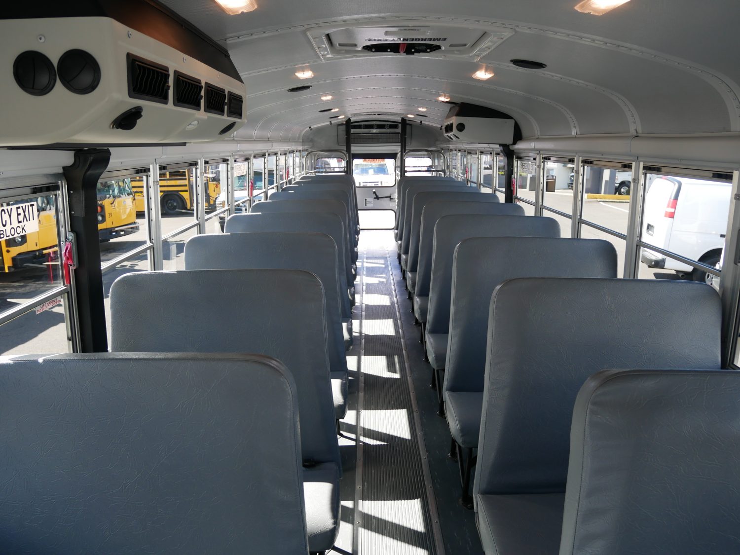 2013 Thomas Saf-T-Liner 36 Passenger + Rear luggage Bus - B55327 - Image 6